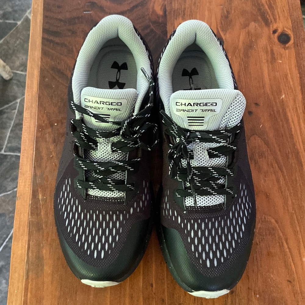 Women’s size 8.5 Under Armour -Charged Bandit Trail shoes